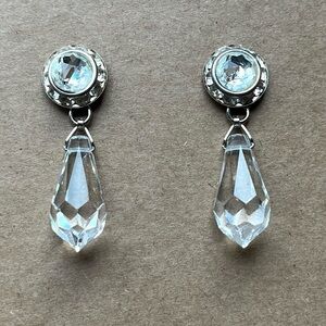 Gorgeous Crystal Icicle Earrings